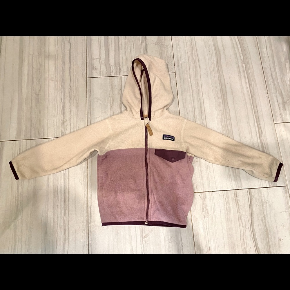 Patagonia girl 2T hooded fleece